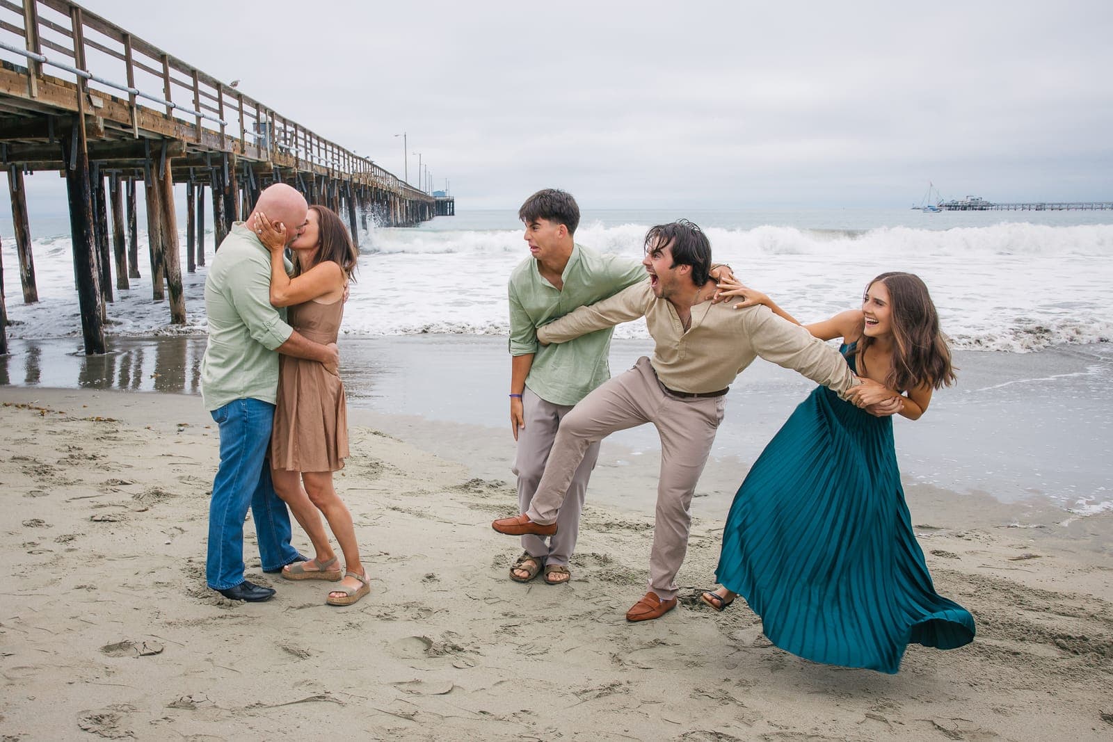 Family portrait session in Avila Beach, California by Amy Marlan Photography