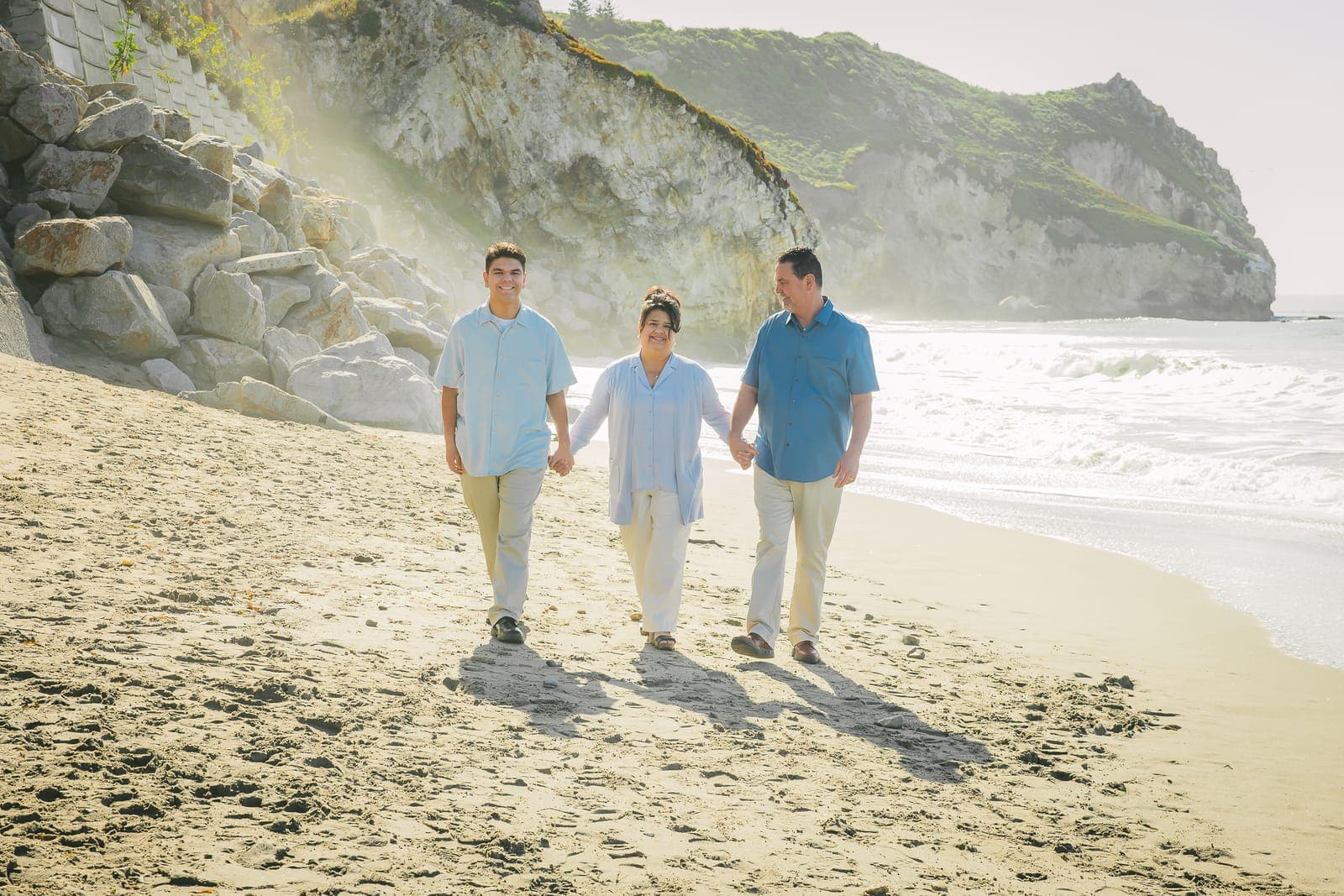 Family portrait session in Pismo Beach, California by Amy Marlan Photography
